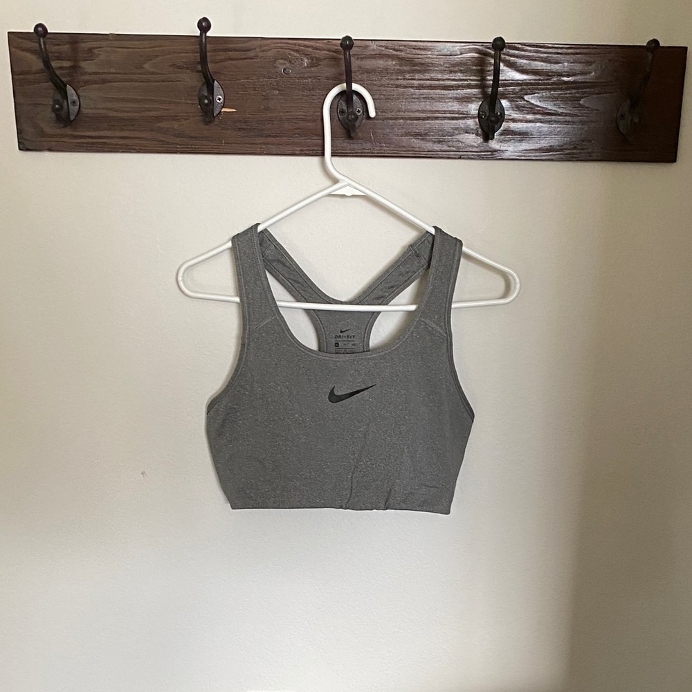 EUC Lot of 4 Nike Sports Bras, XL and 1X